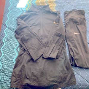 Woman’s Nike leggings set